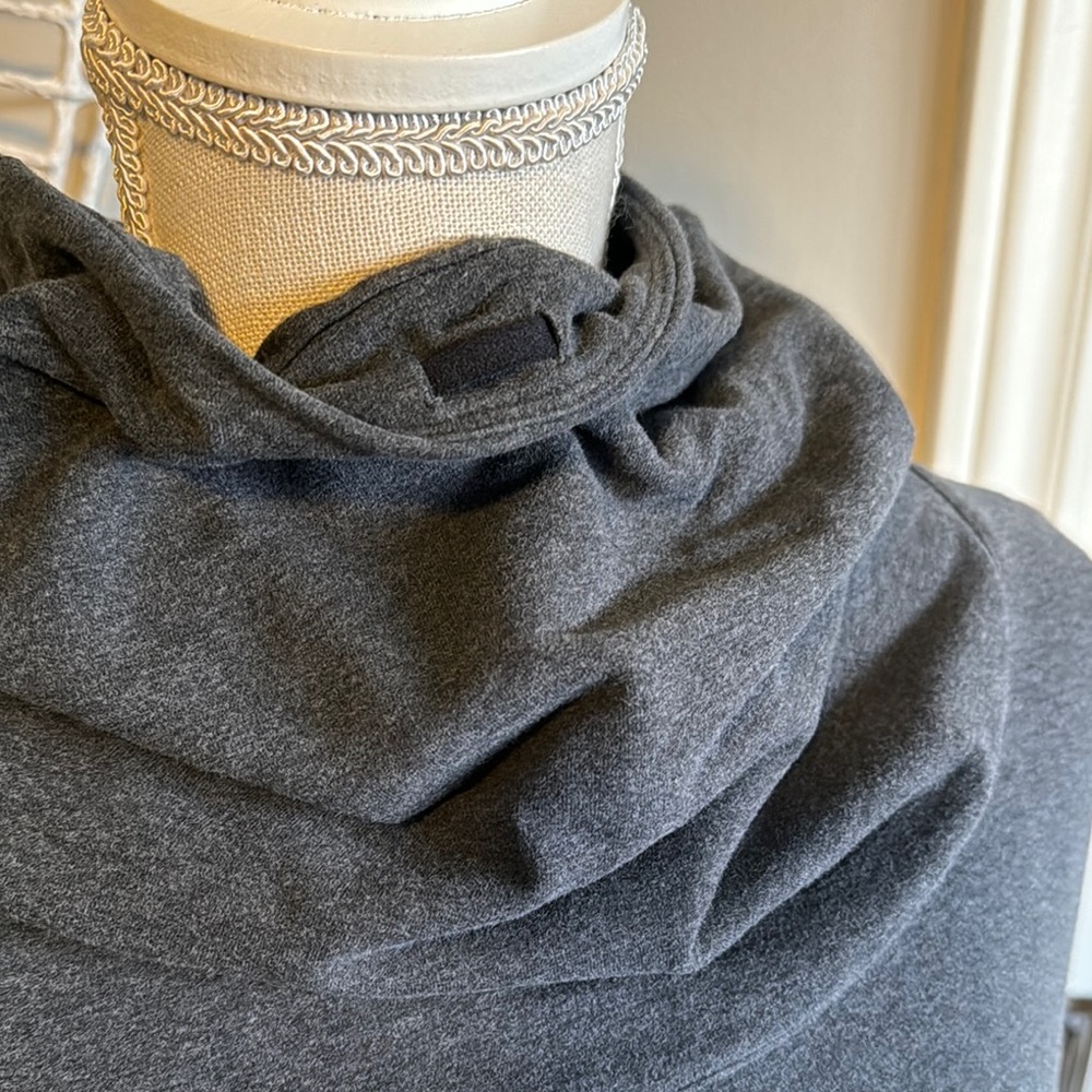 lululemon athletica Dark Gray Women's Sweater - Picture 6 of 10